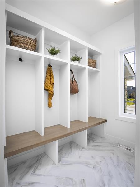 51 Curry-An inside look-mudroom 51 Curry-An inside look-mudroom
